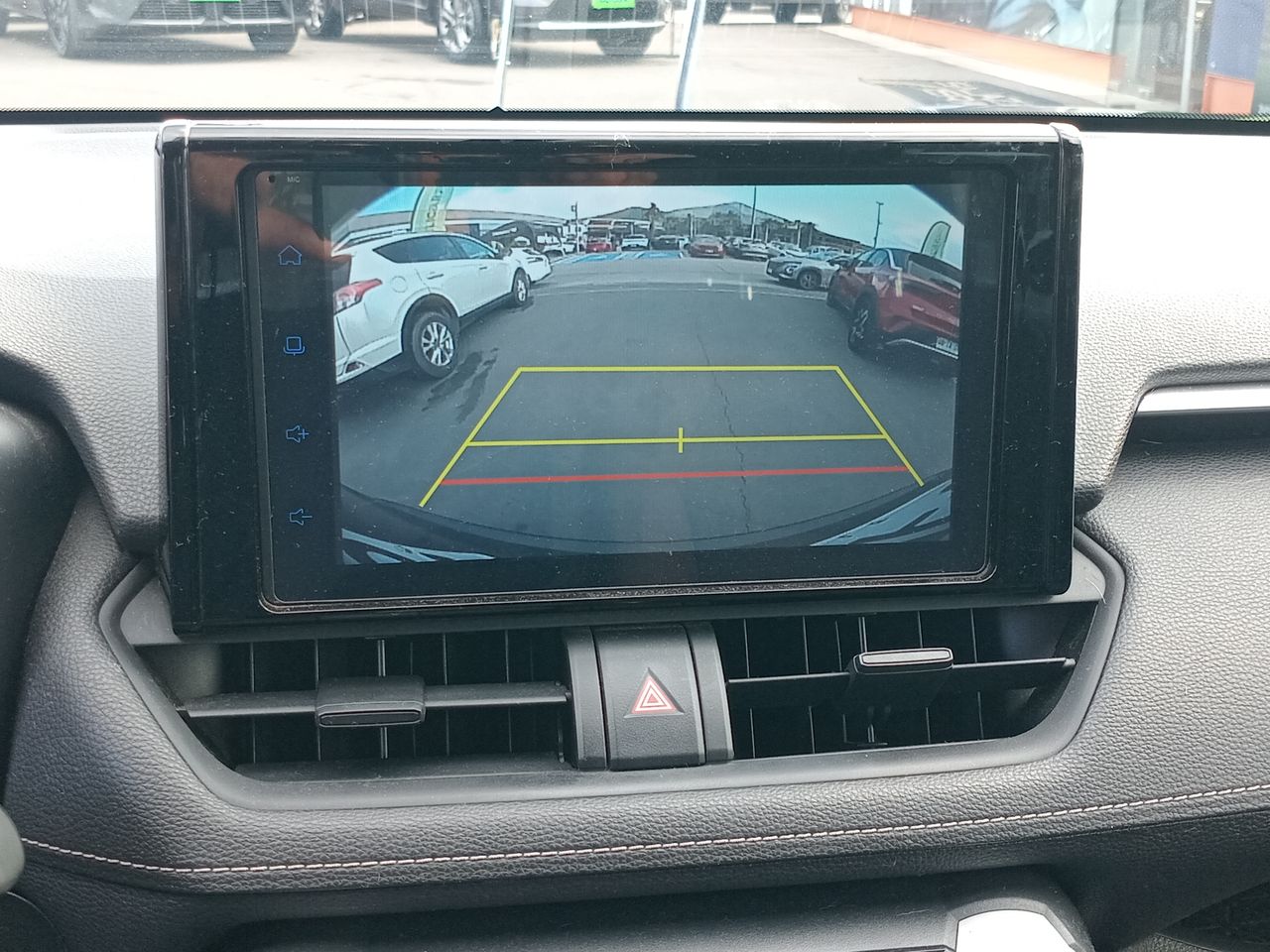 Toyota RAV4 — foto 28 de 34