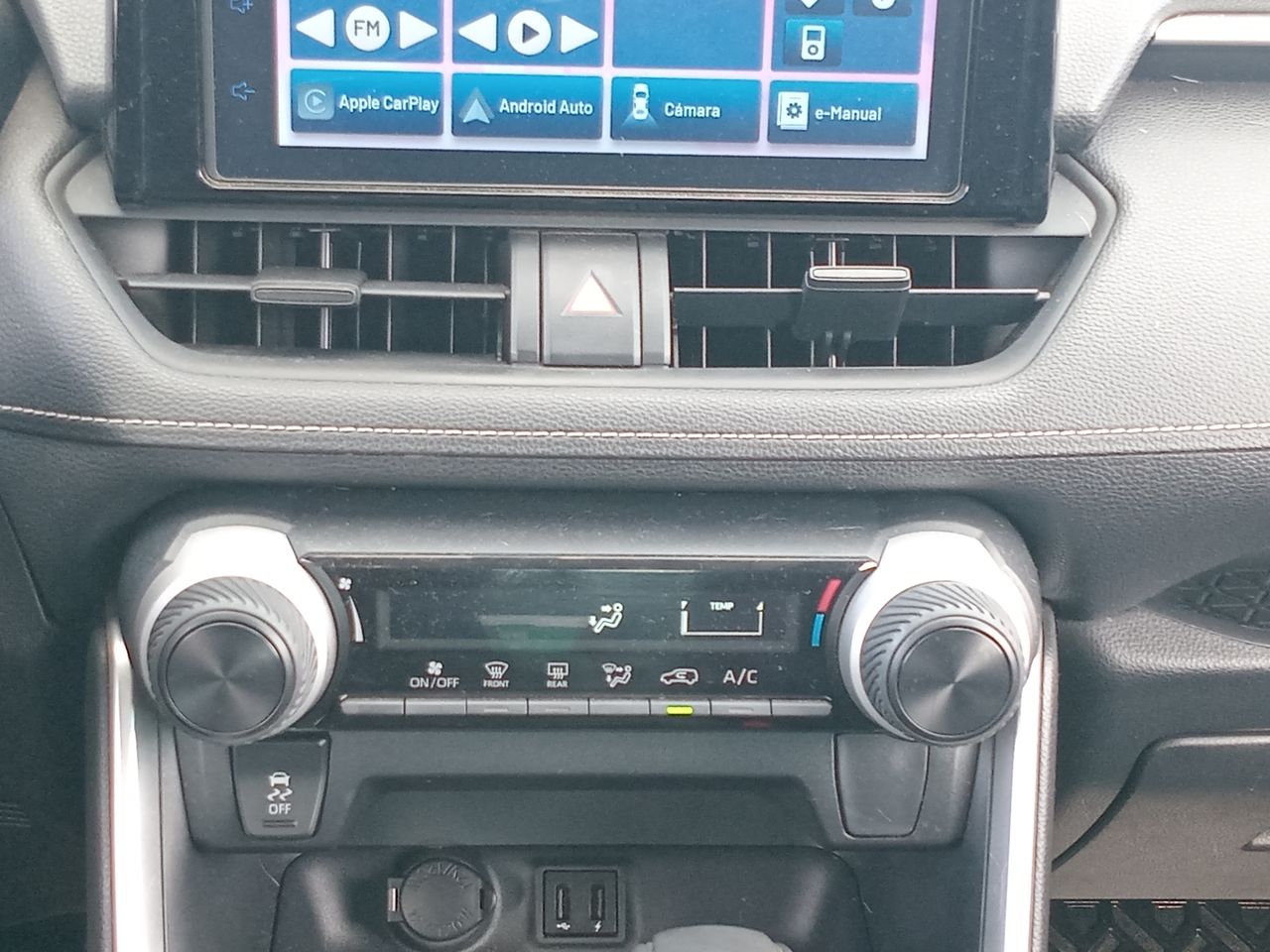 Toyota RAV4 — foto 29 de 34