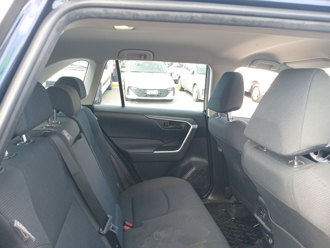 Toyota RAV4 — foto 14 de 34