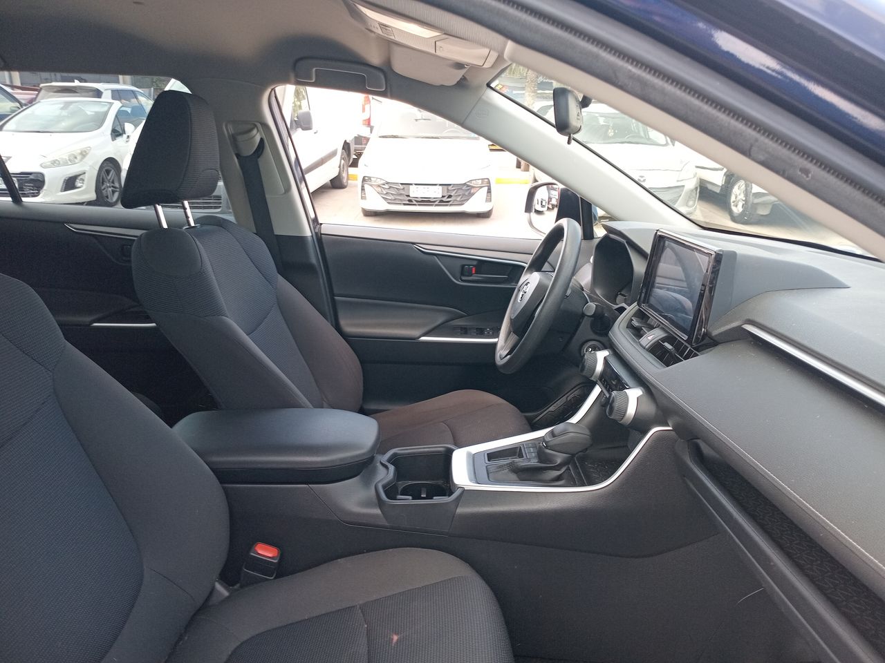 Toyota RAV4 — foto 15 de 34