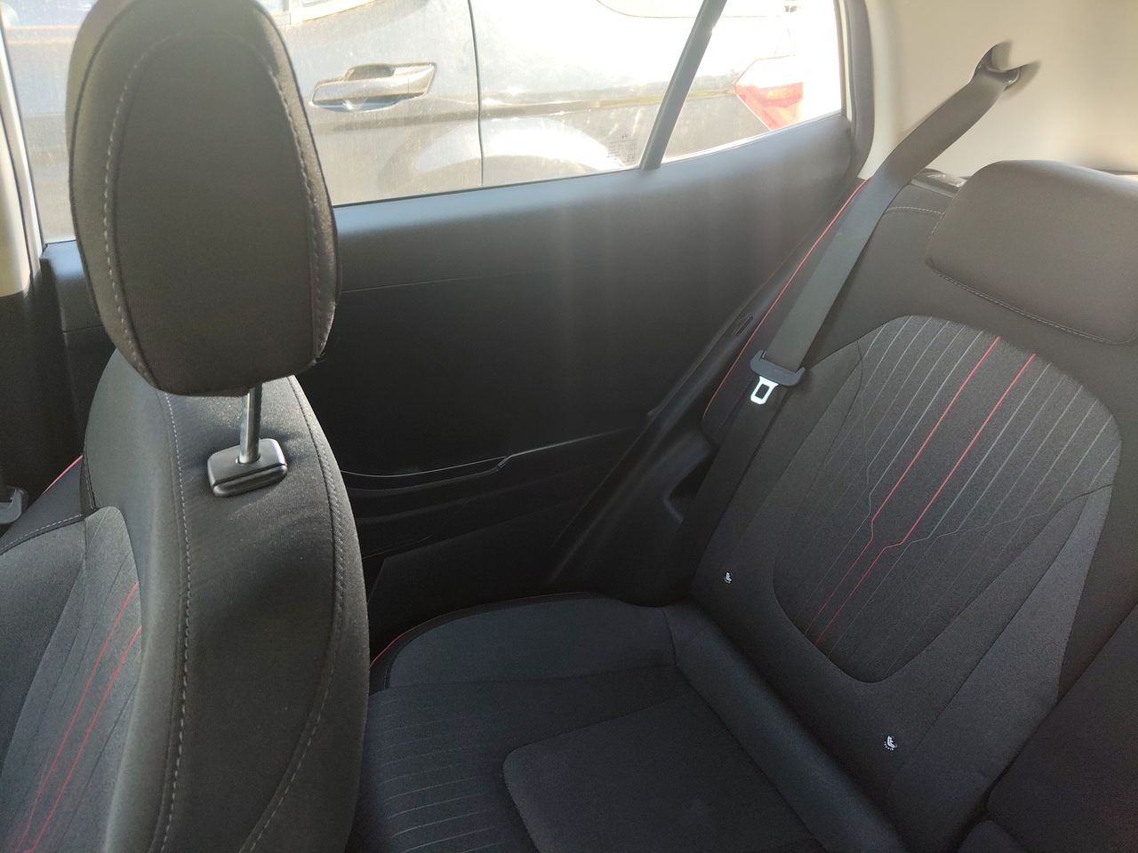 HYUNDAI - 12