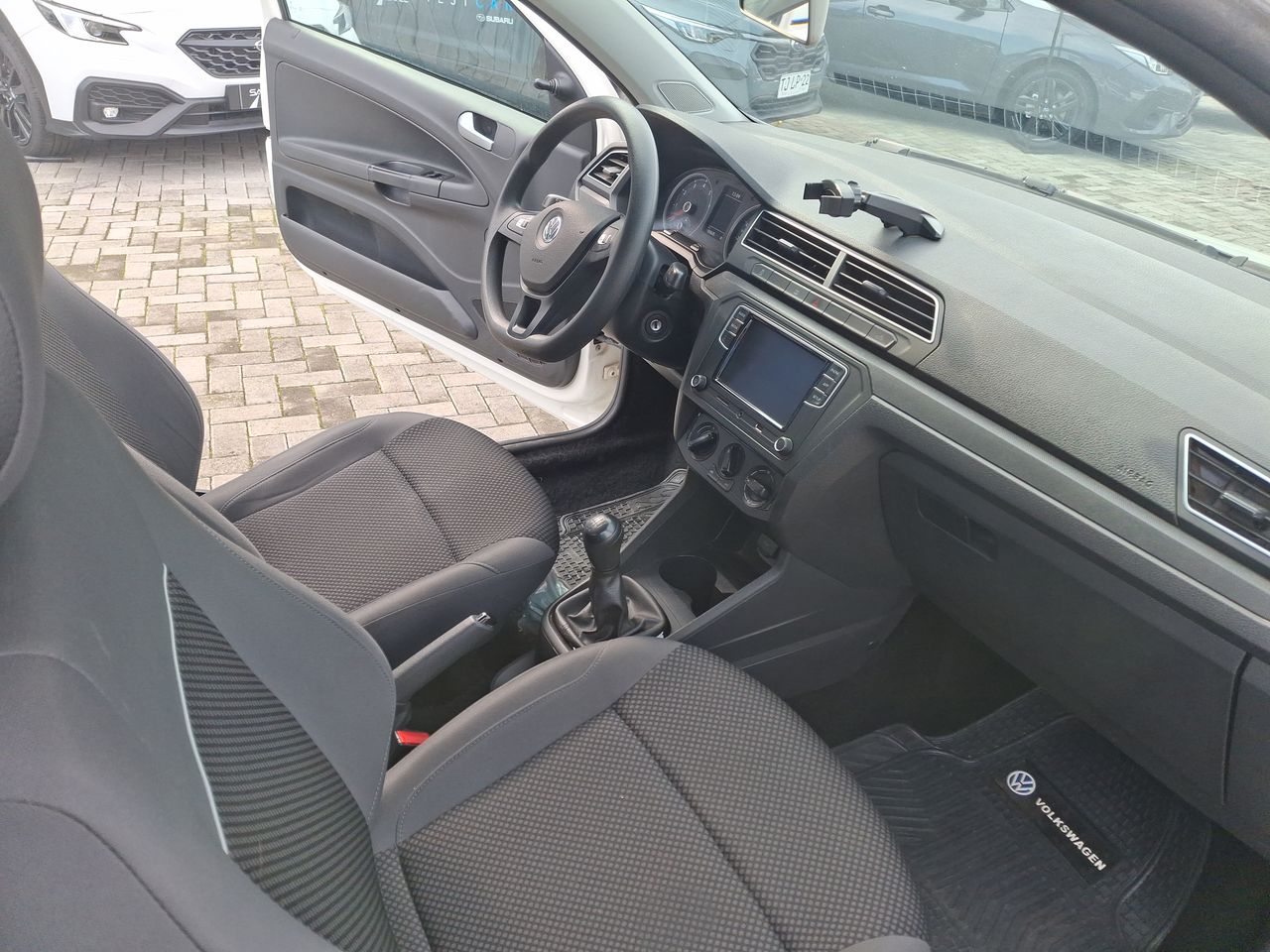 VOLKSWAGEN - 12