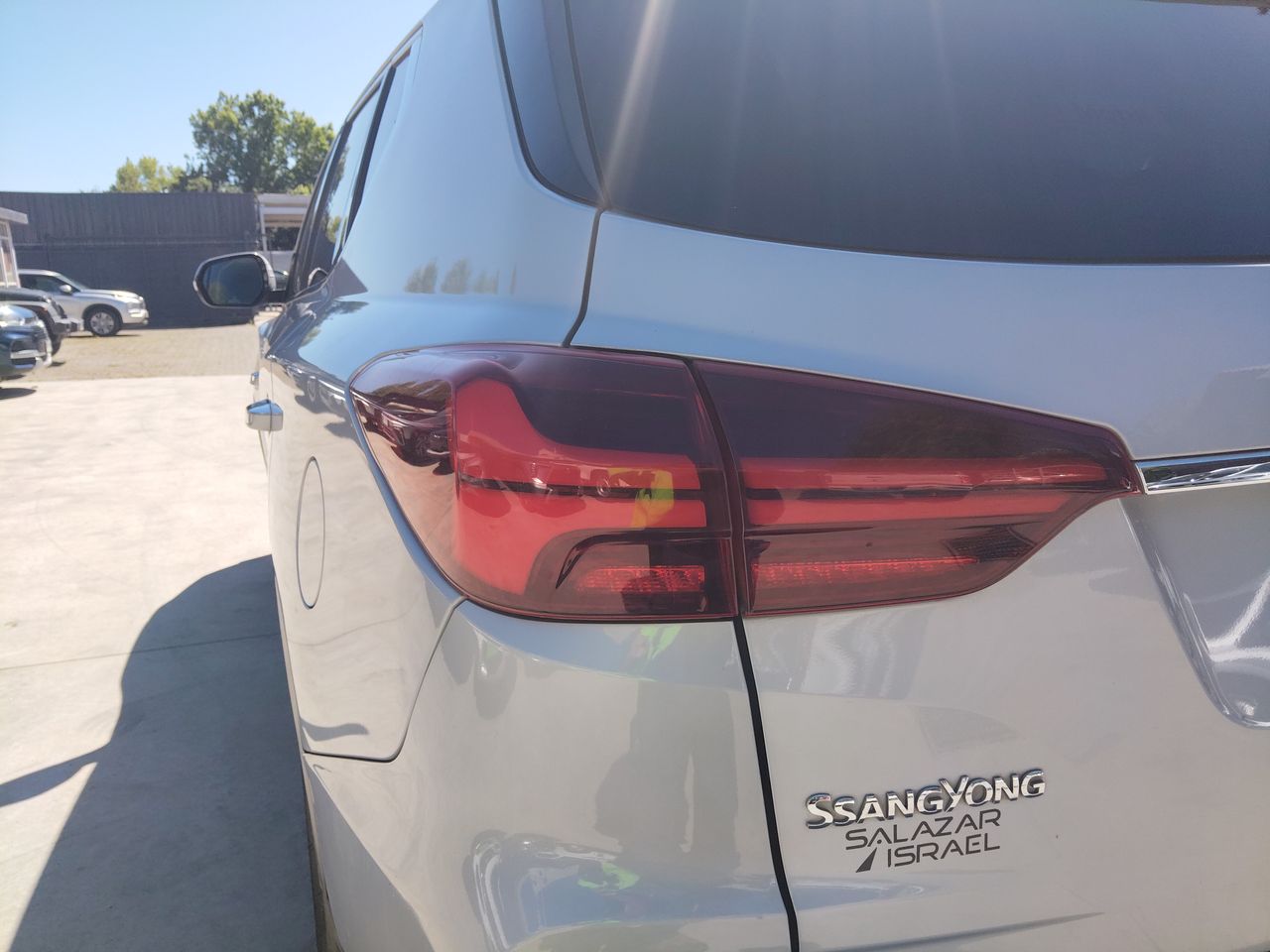SSANGYONG - 21