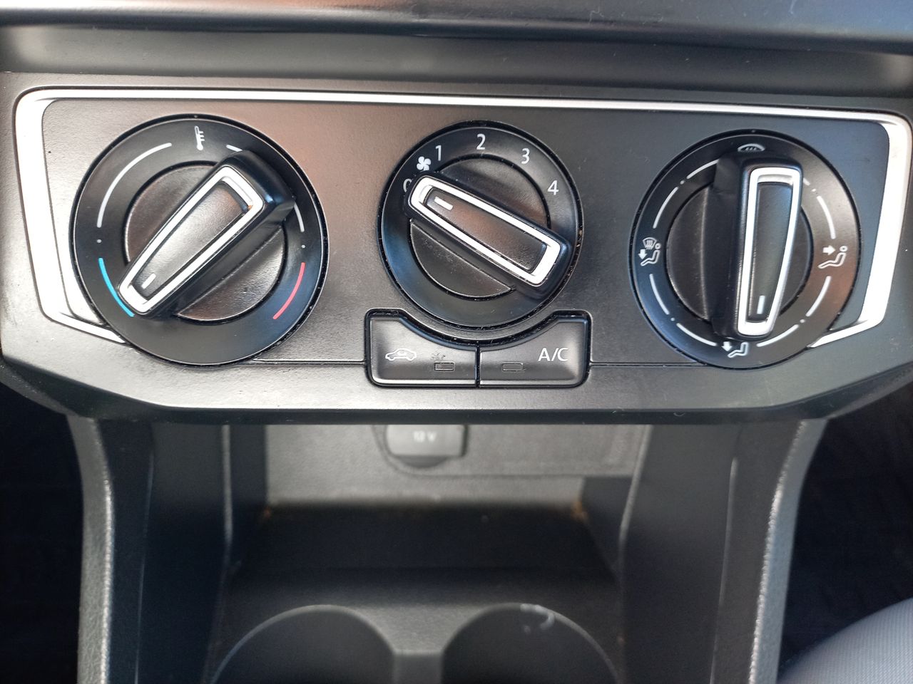 VOLKSWAGEN - 25