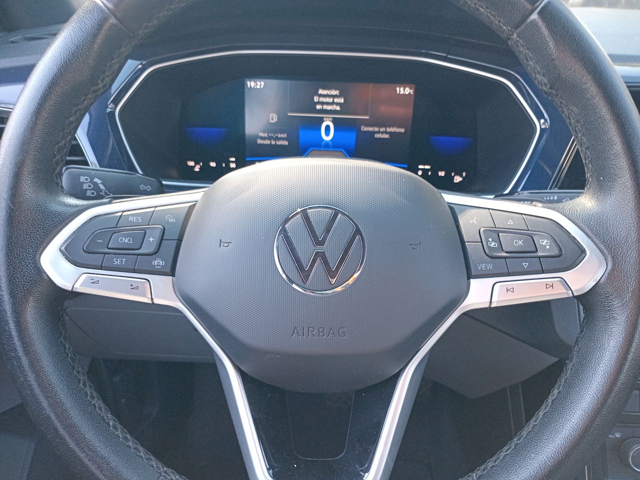 VOLKSWAGEN - 24