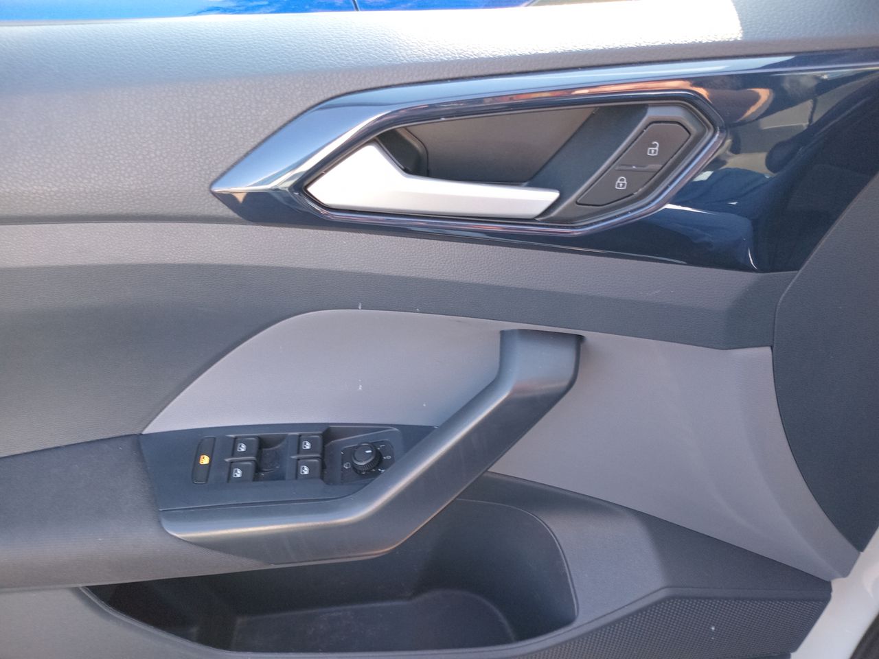 VOLKSWAGEN - 20