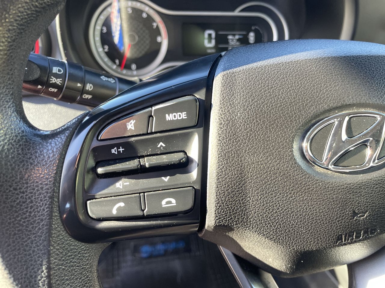 HYUNDAI - 25