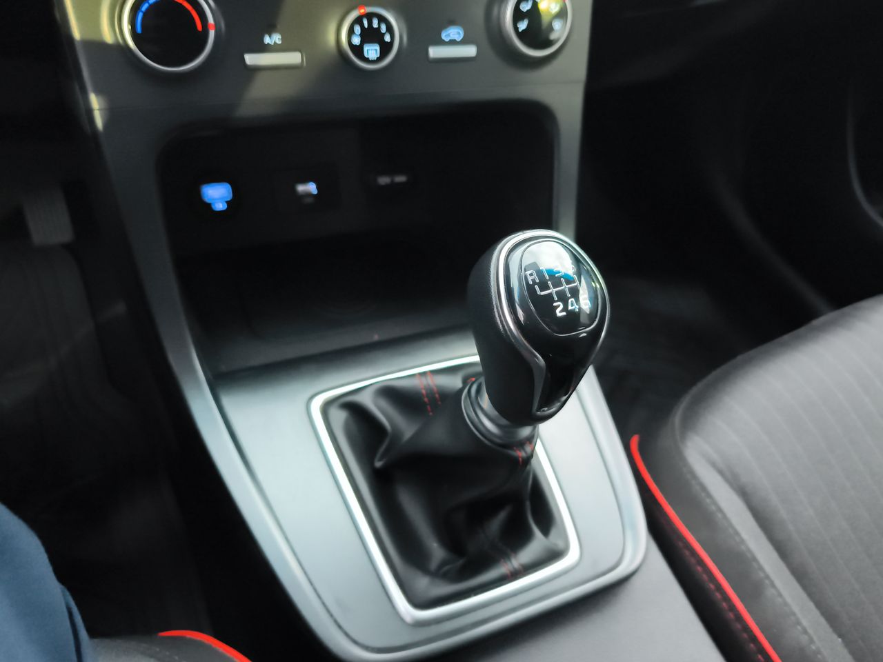 HYUNDAI - 21