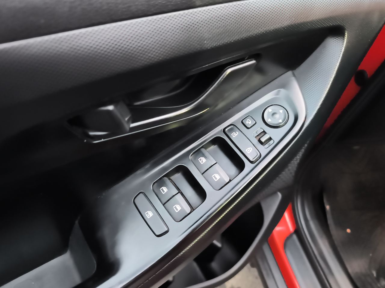 HYUNDAI - 12