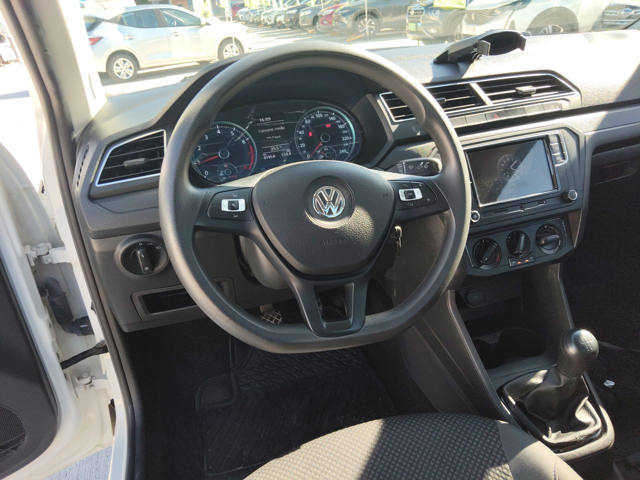 VOLKSWAGEN - 18
