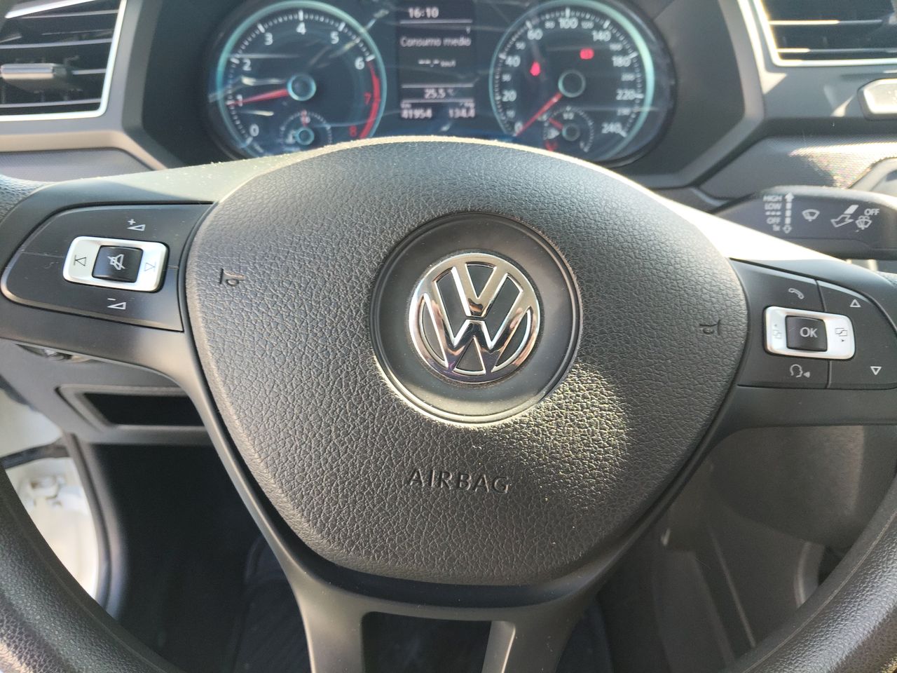VOLKSWAGEN - 19
