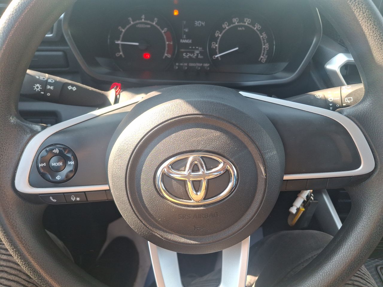 TOYOTA - 23