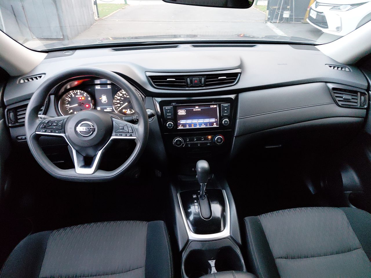 NISSAN - 22