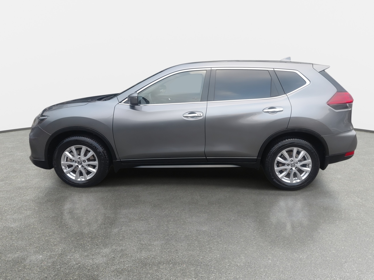 NISSAN - 4