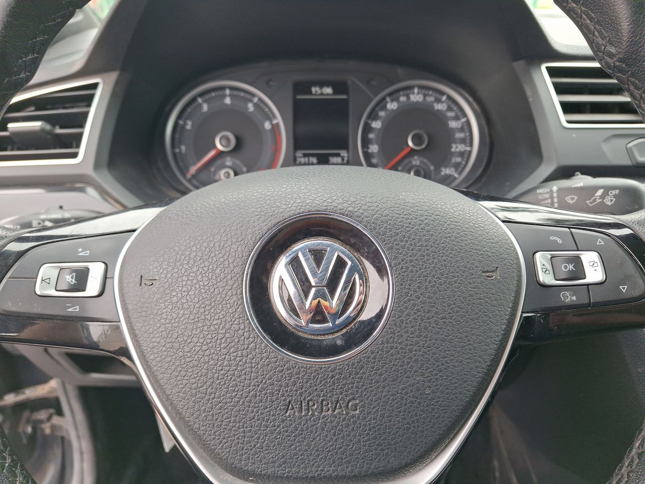 VOLKSWAGEN - 26