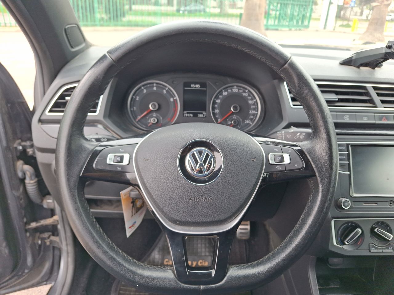 VOLKSWAGEN - 25