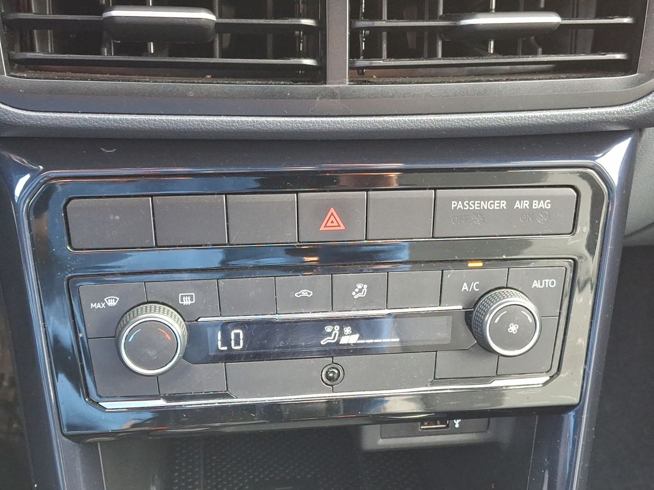 VOLKSWAGEN - 30