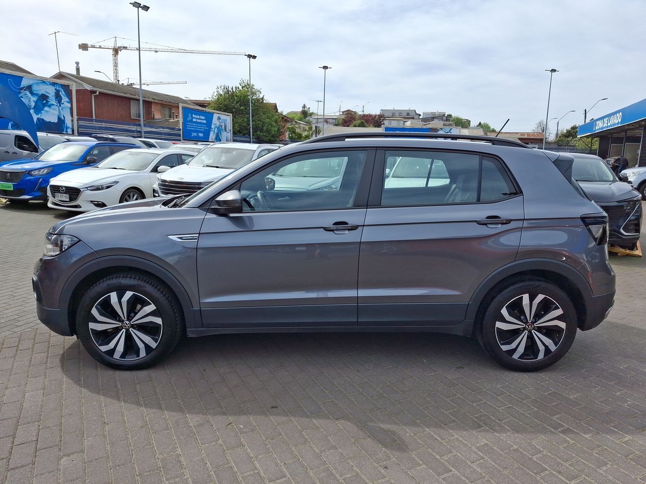 VOLKSWAGEN - 4