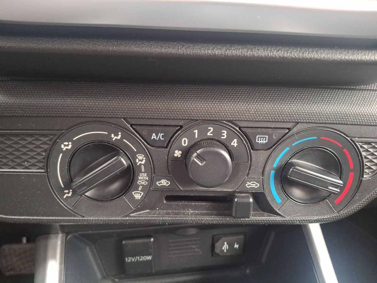 Toyota Raize — foto 19 de 21