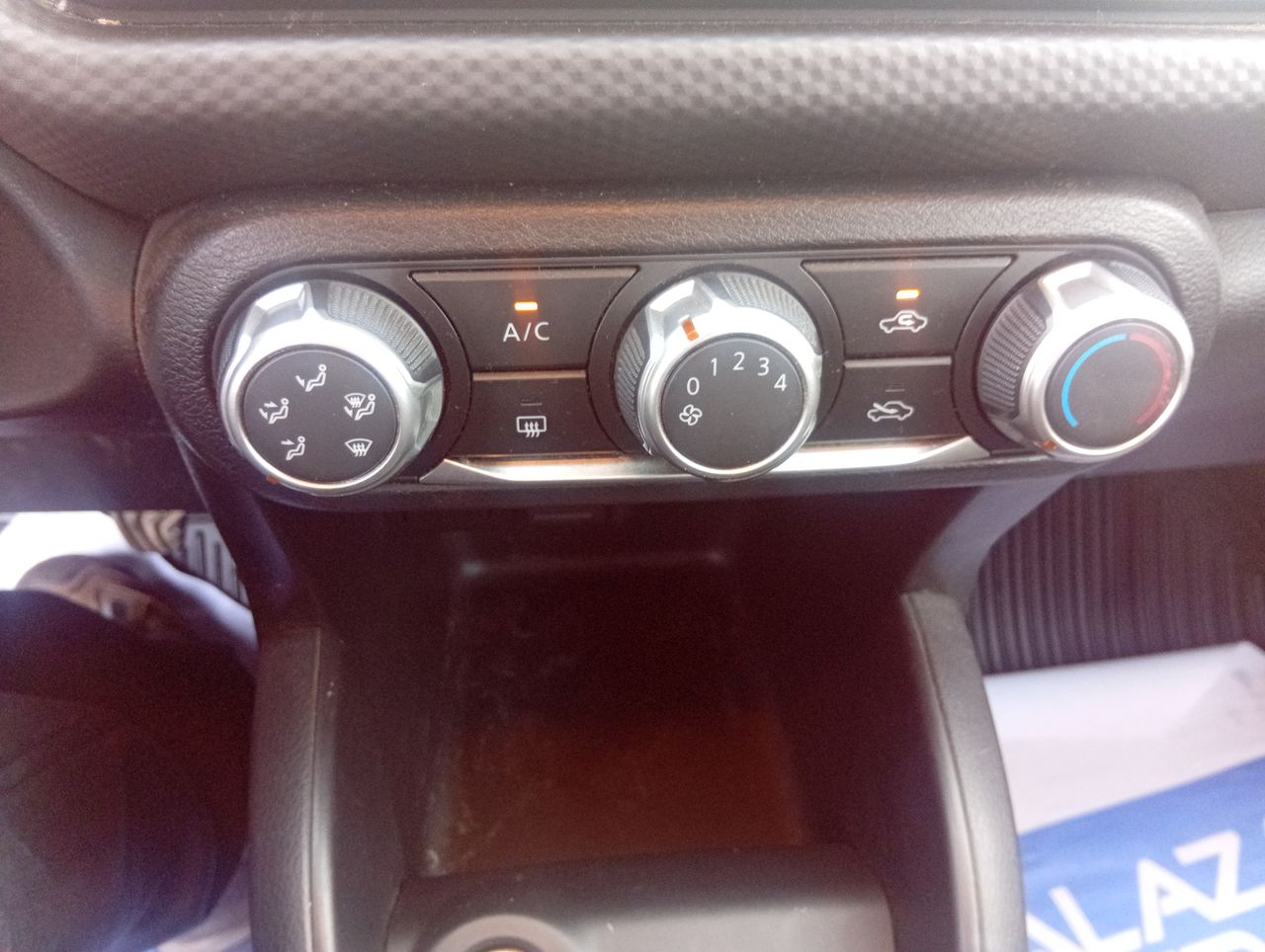 NISSAN - 26