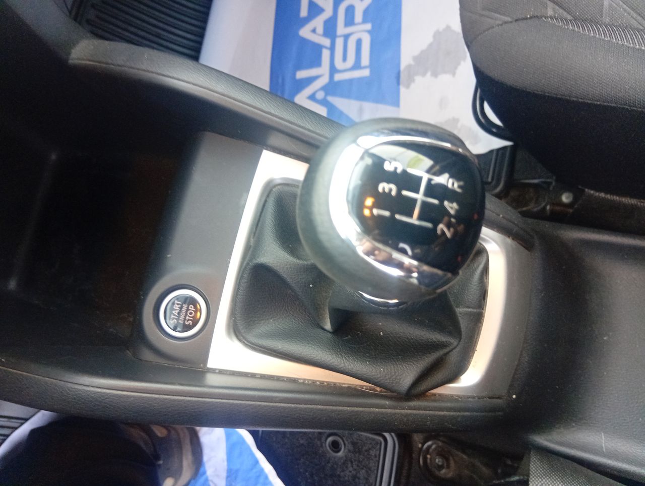 NISSAN - 27