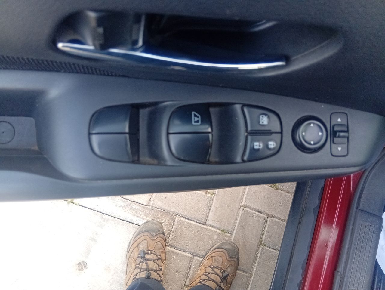 NISSAN - 19