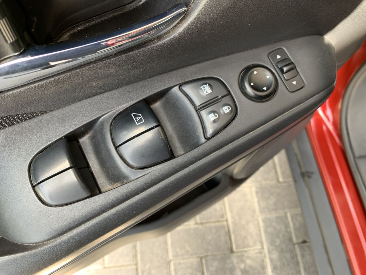 NISSAN - 22