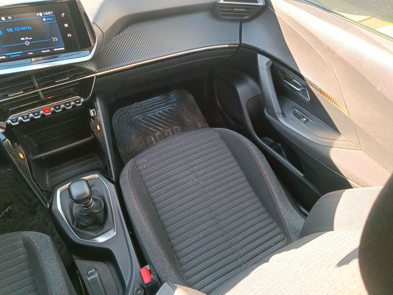 PEUGEOT - 10