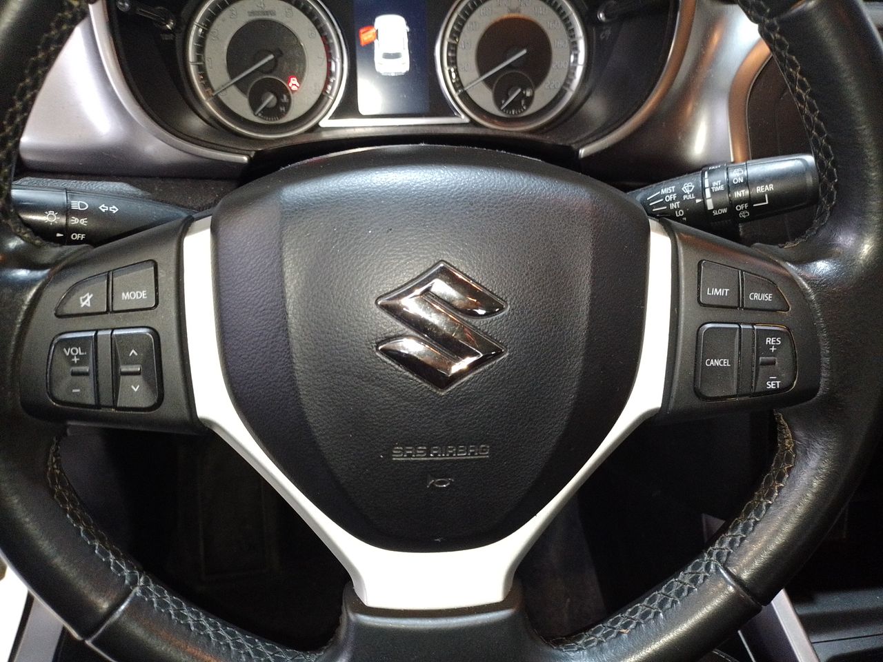 SUZUKI - 23