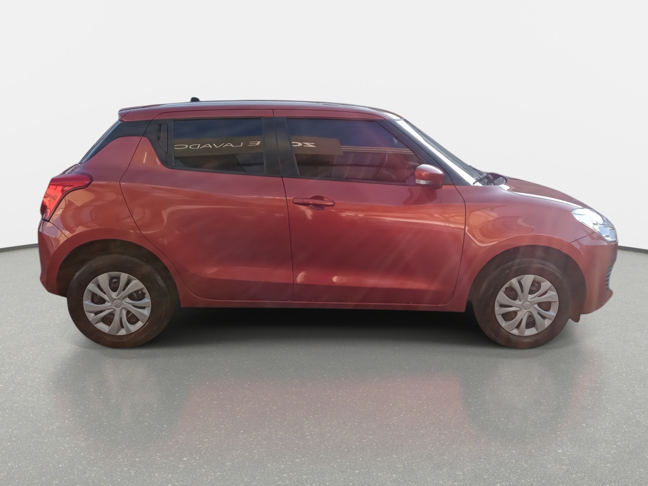 Suzuki Swift — foto 9 de 31