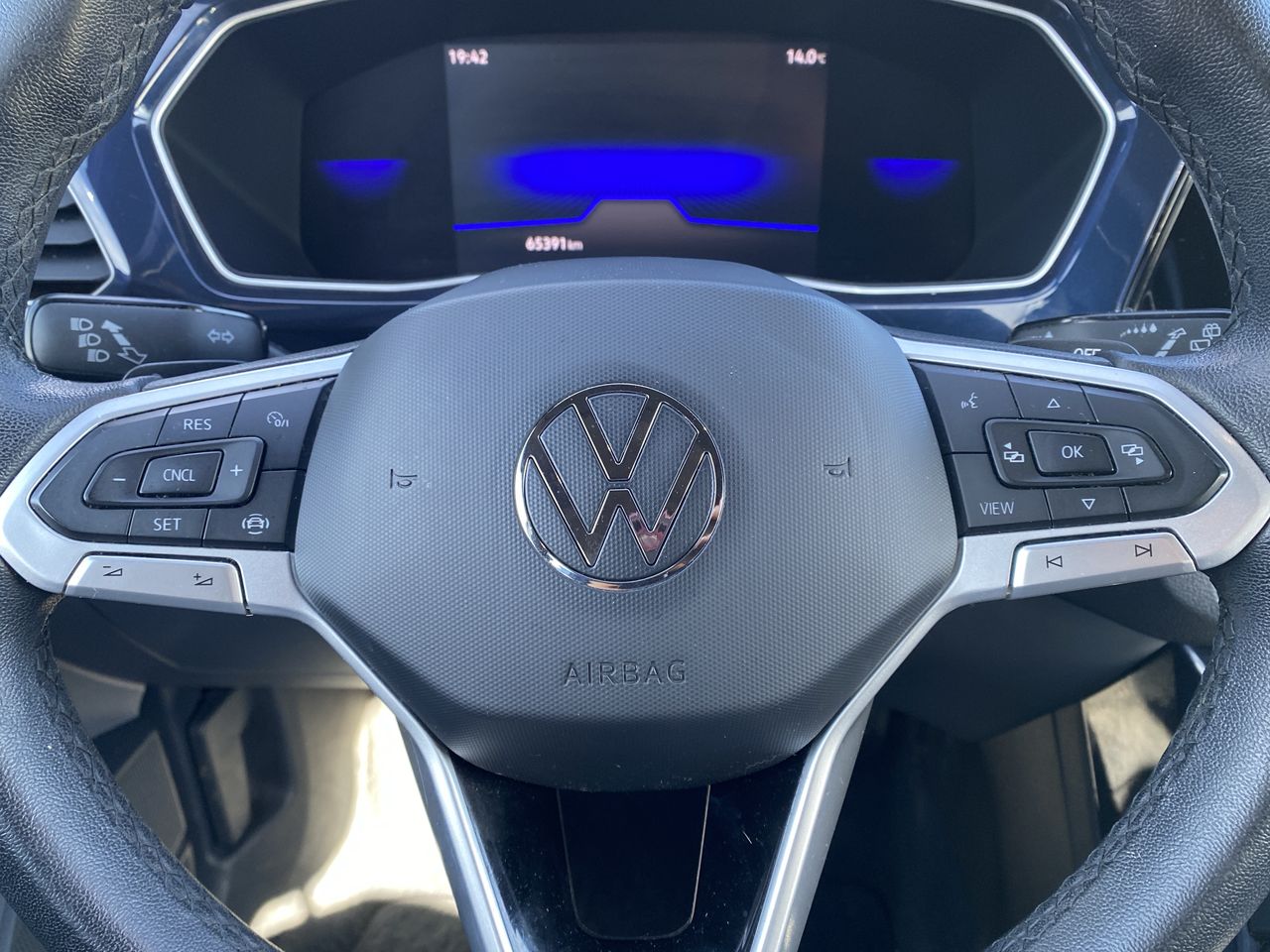 VOLKSWAGEN - 26