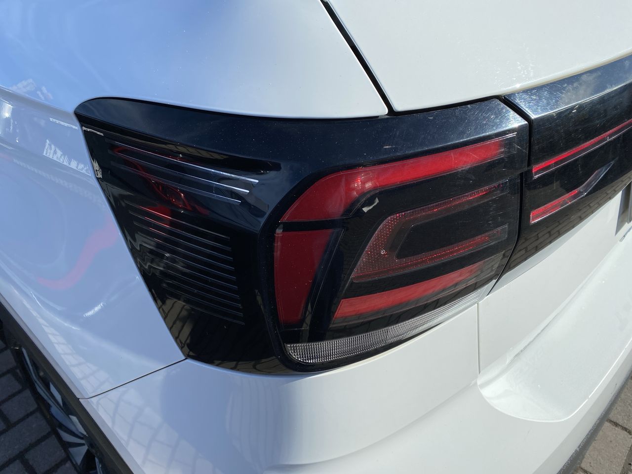 VOLKSWAGEN - 21