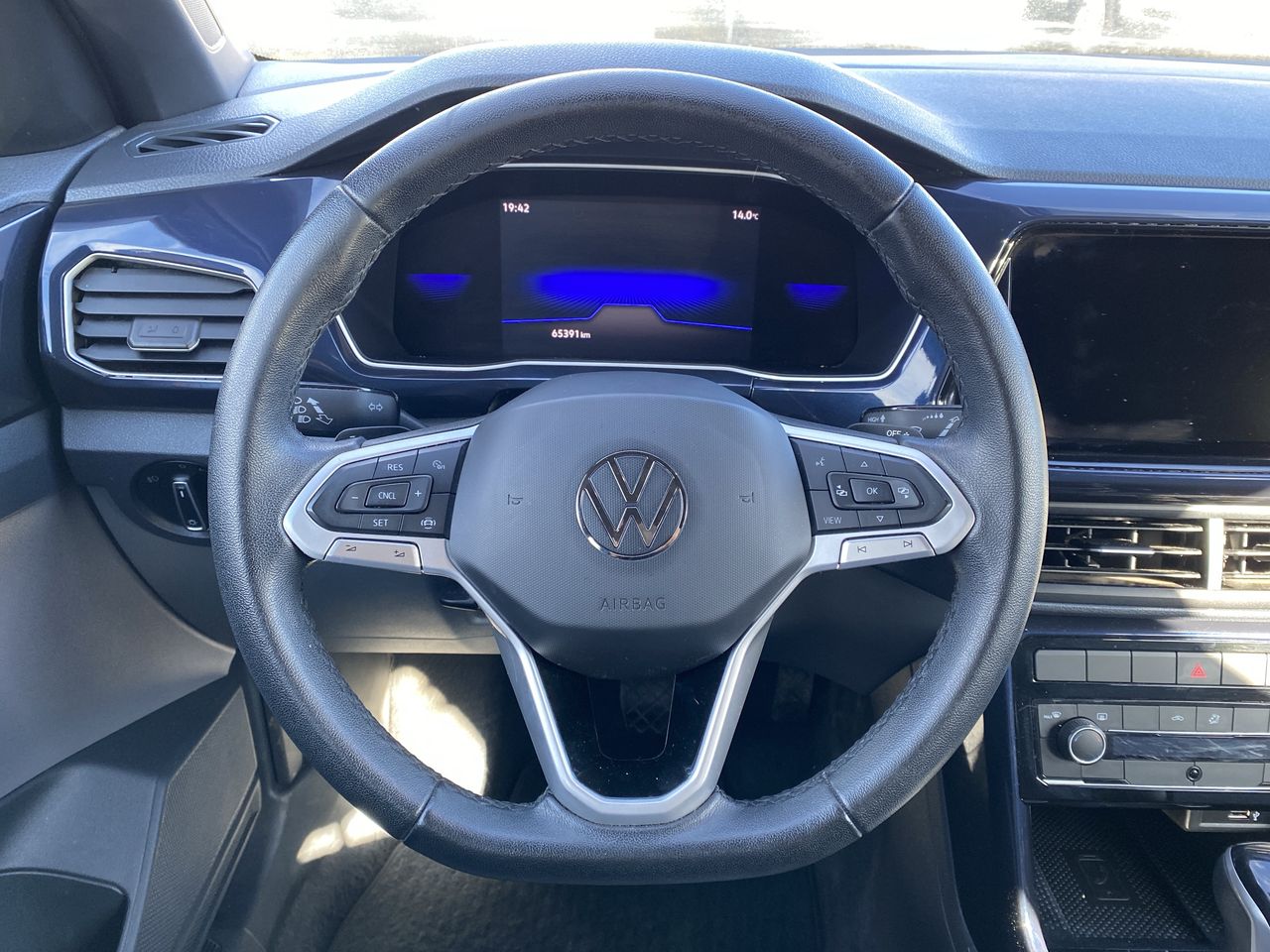 VOLKSWAGEN - 25