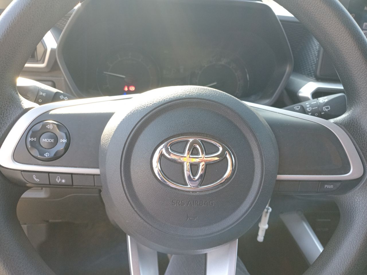 TOYOTA - 23