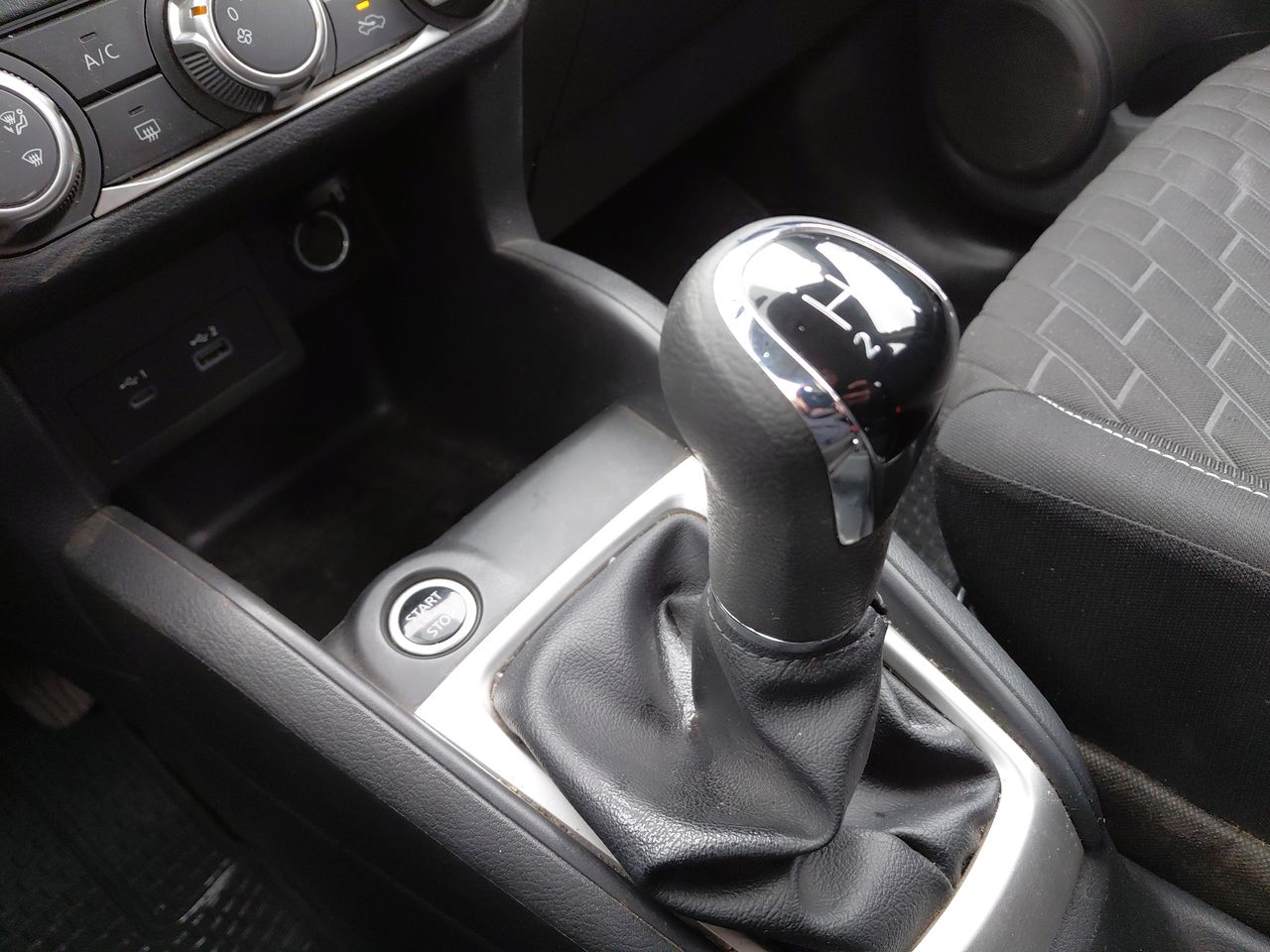 NISSAN - 21