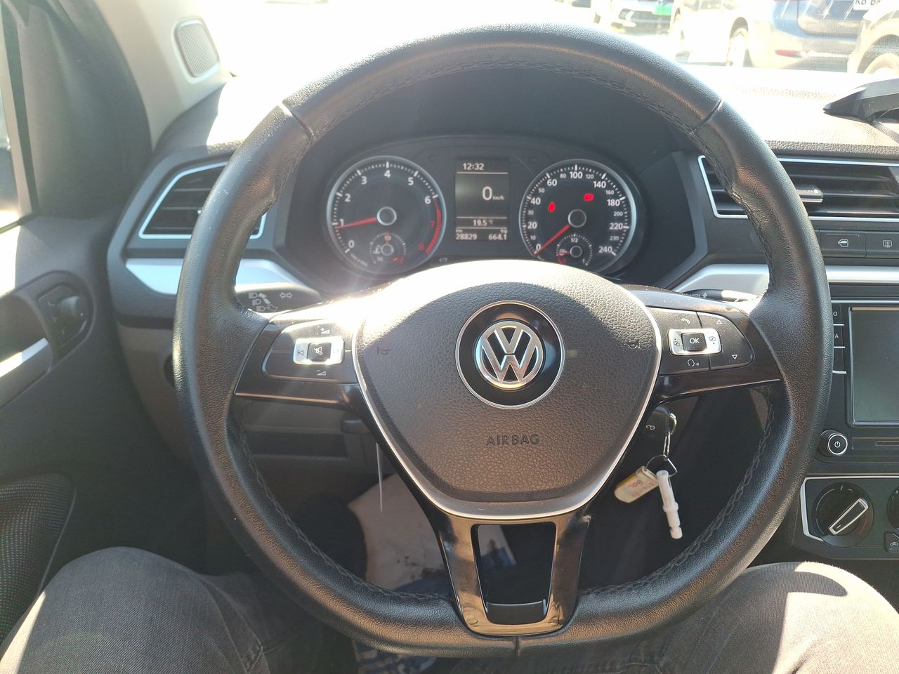 VOLKSWAGEN - 23