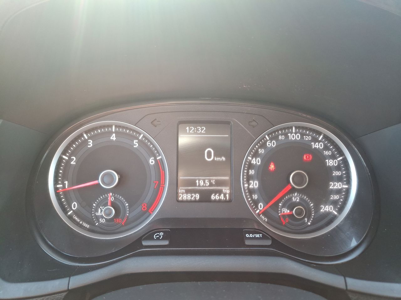 VOLKSWAGEN - 25