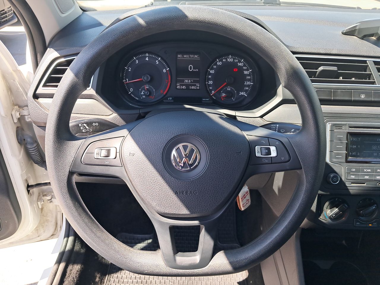 VOLKSWAGEN - 24