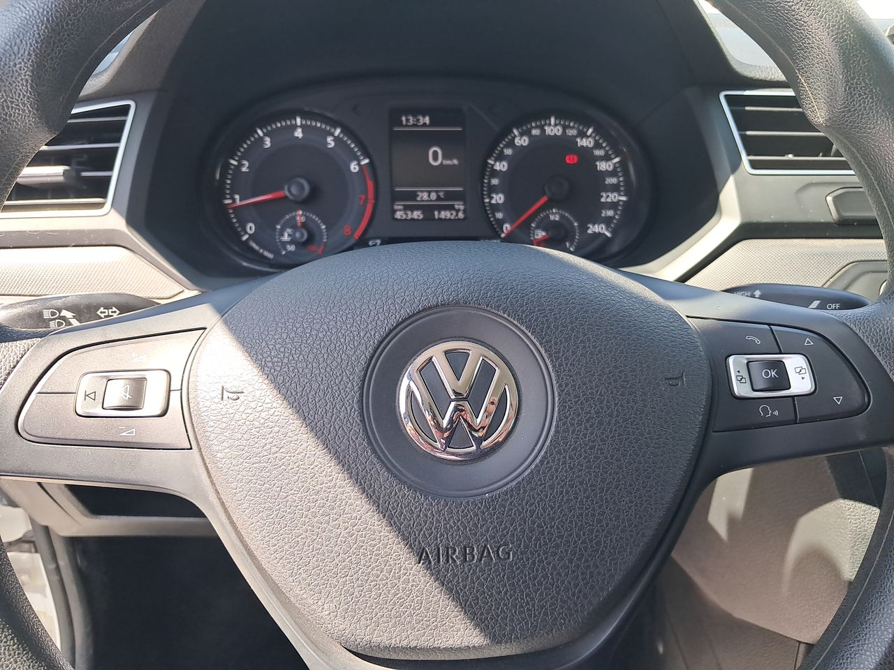VOLKSWAGEN - 25