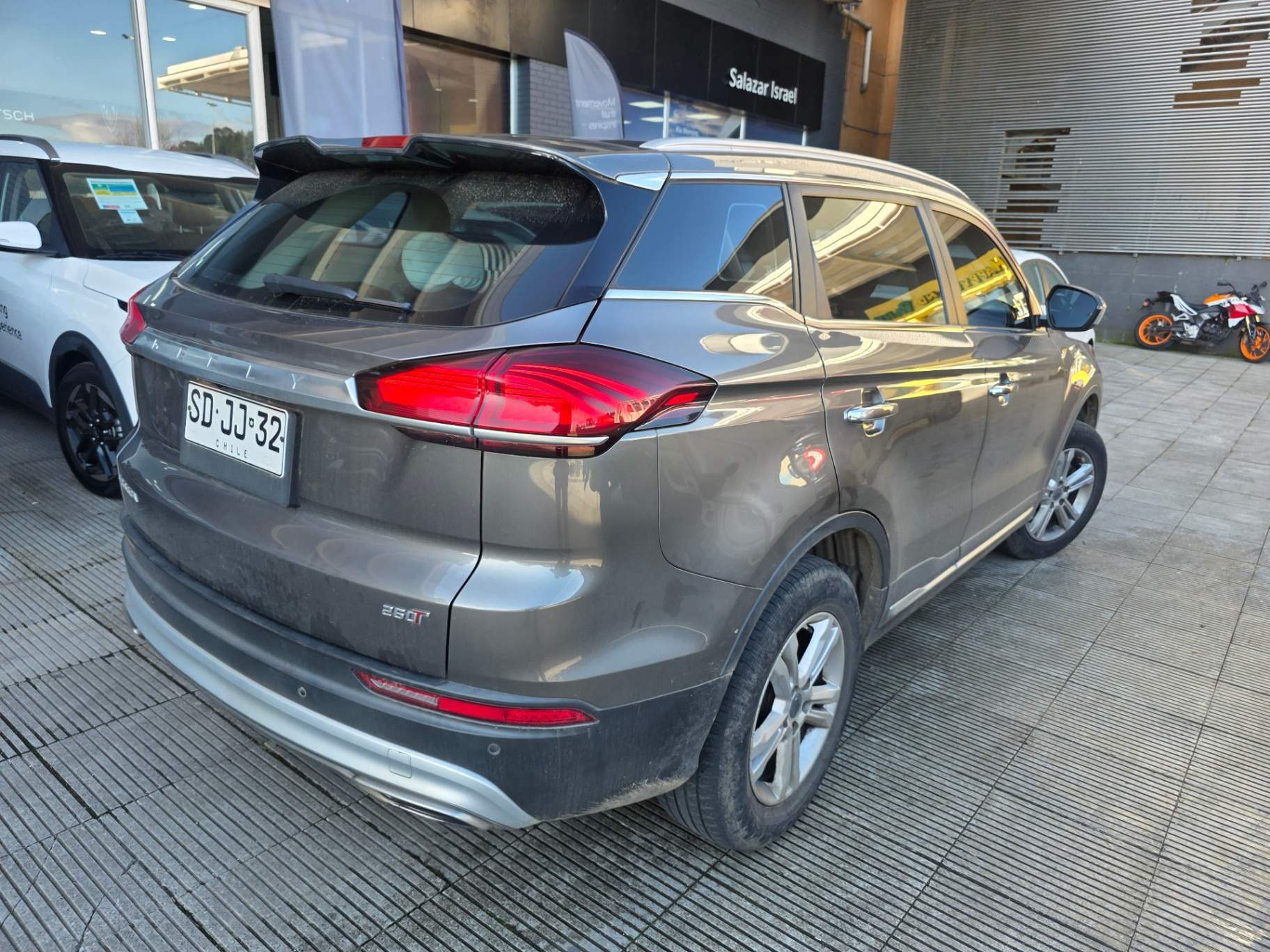 GEELY - 4