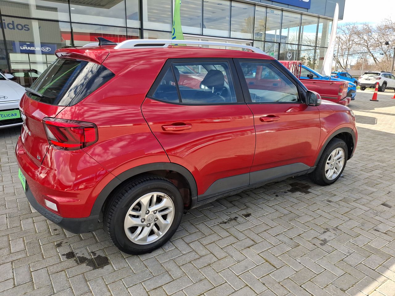 HYUNDAI - 7
