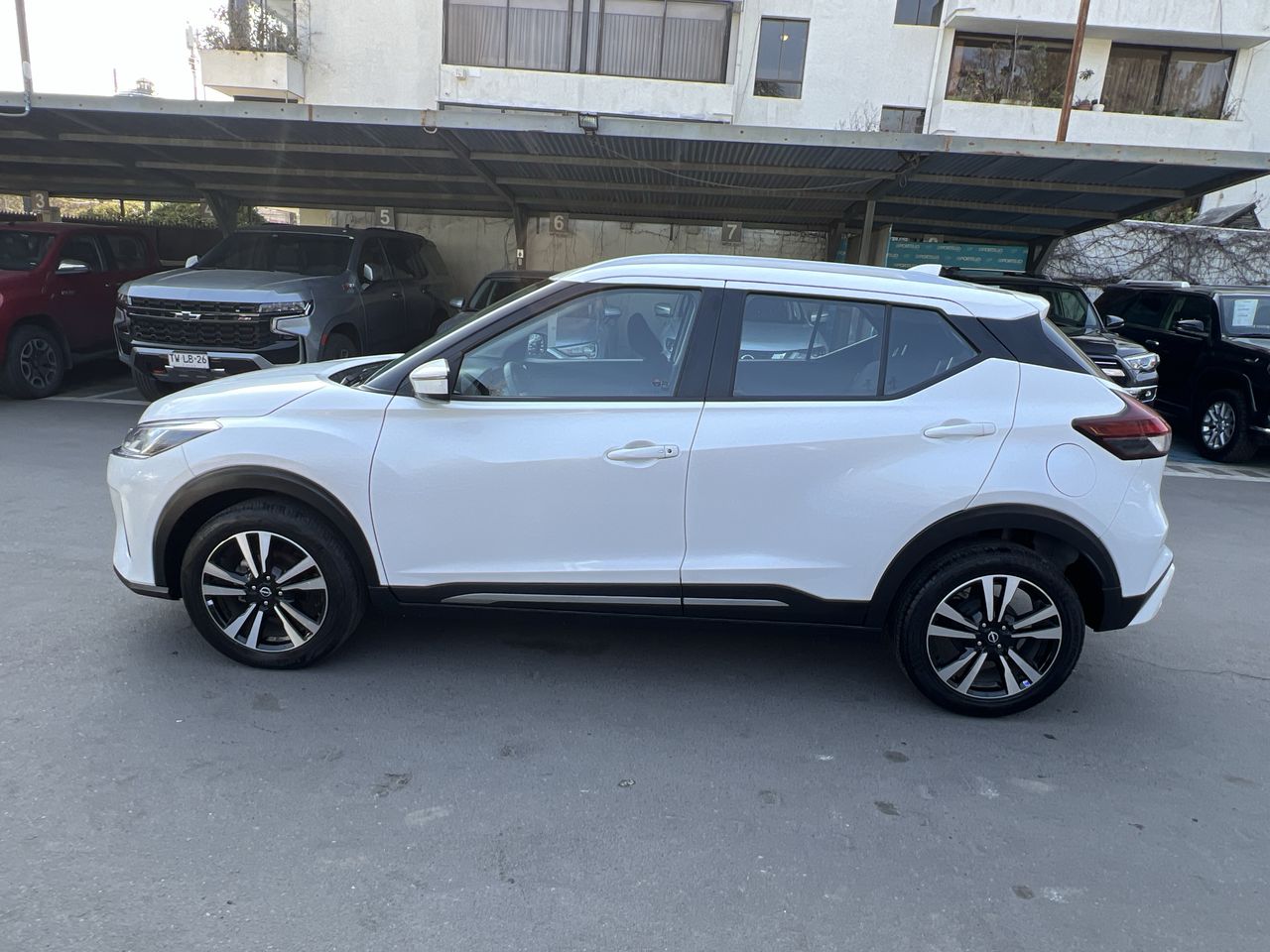 NISSAN - 4