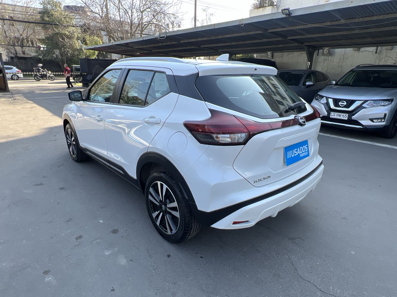 NISSAN - 5