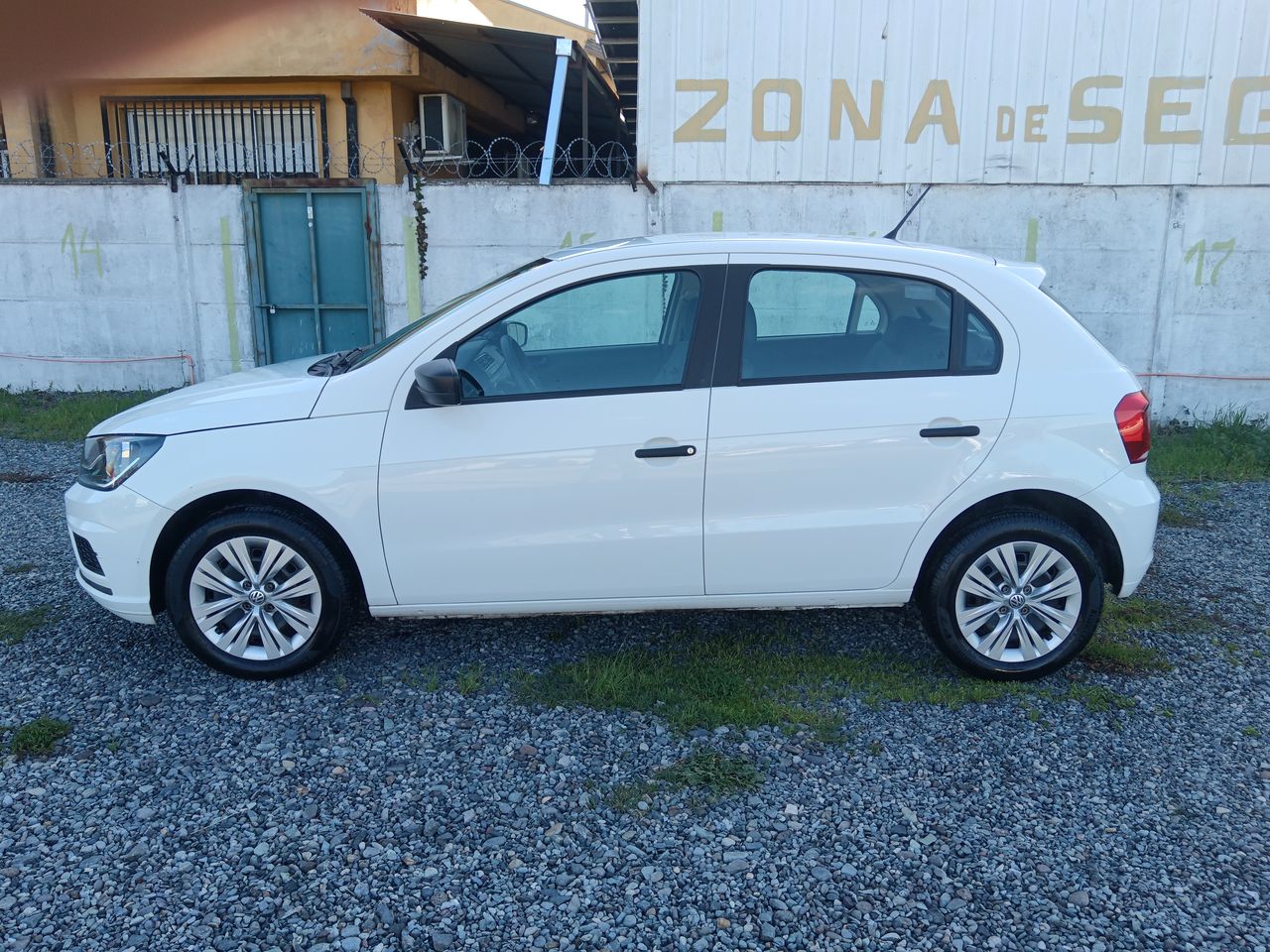 VOLKSWAGEN - 4