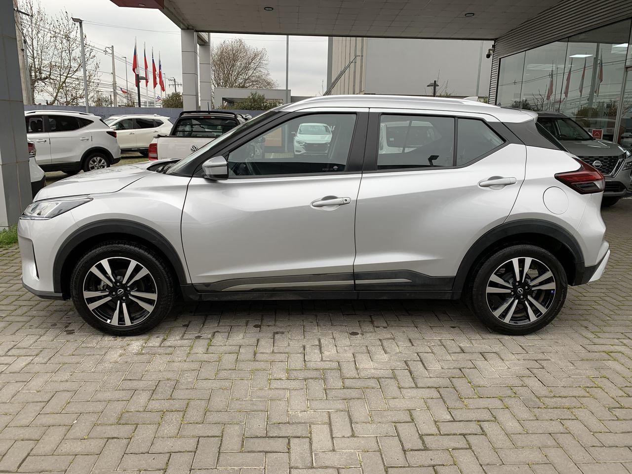 NISSAN - 4