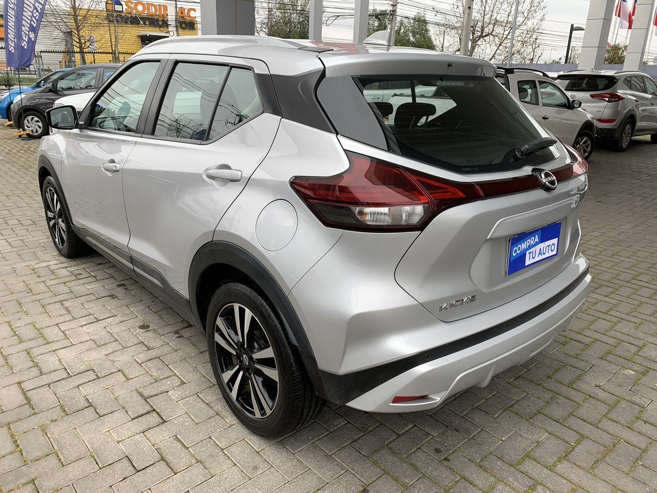 NISSAN - 5