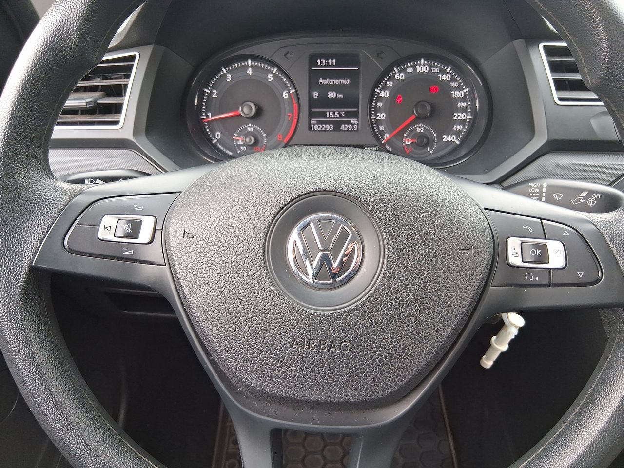 VOLKSWAGEN - 25