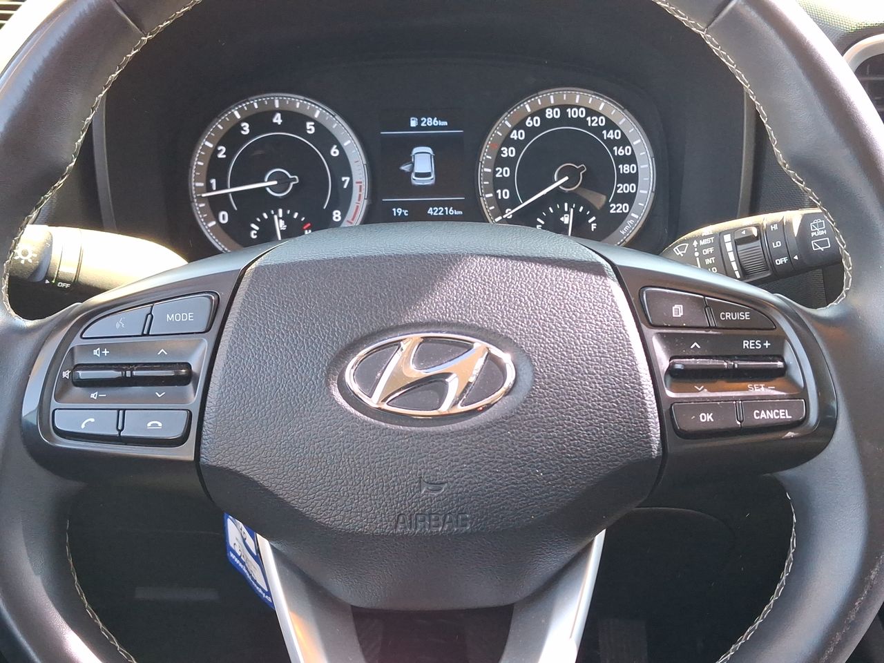 HYUNDAI - 27