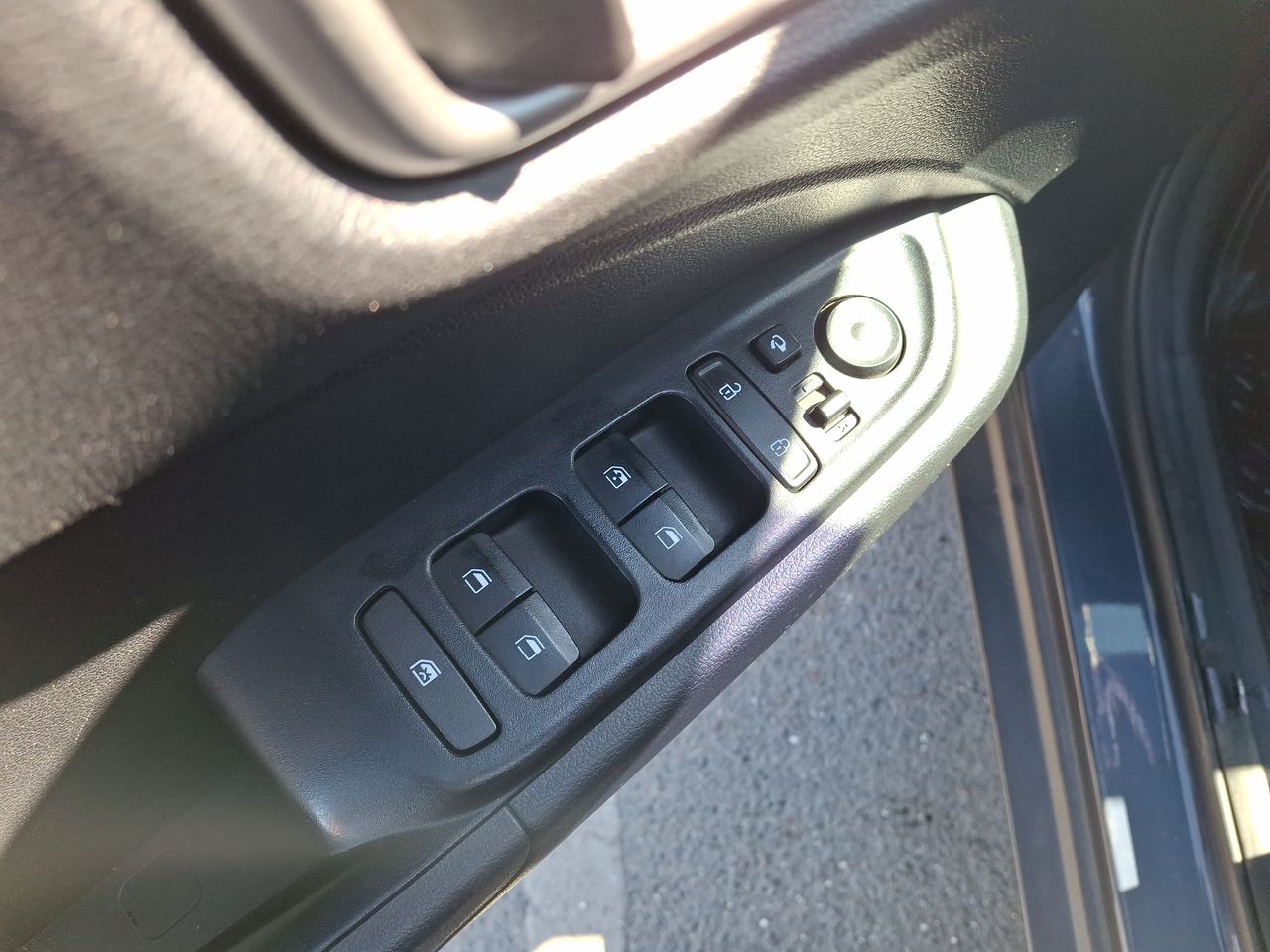 HYUNDAI - 23