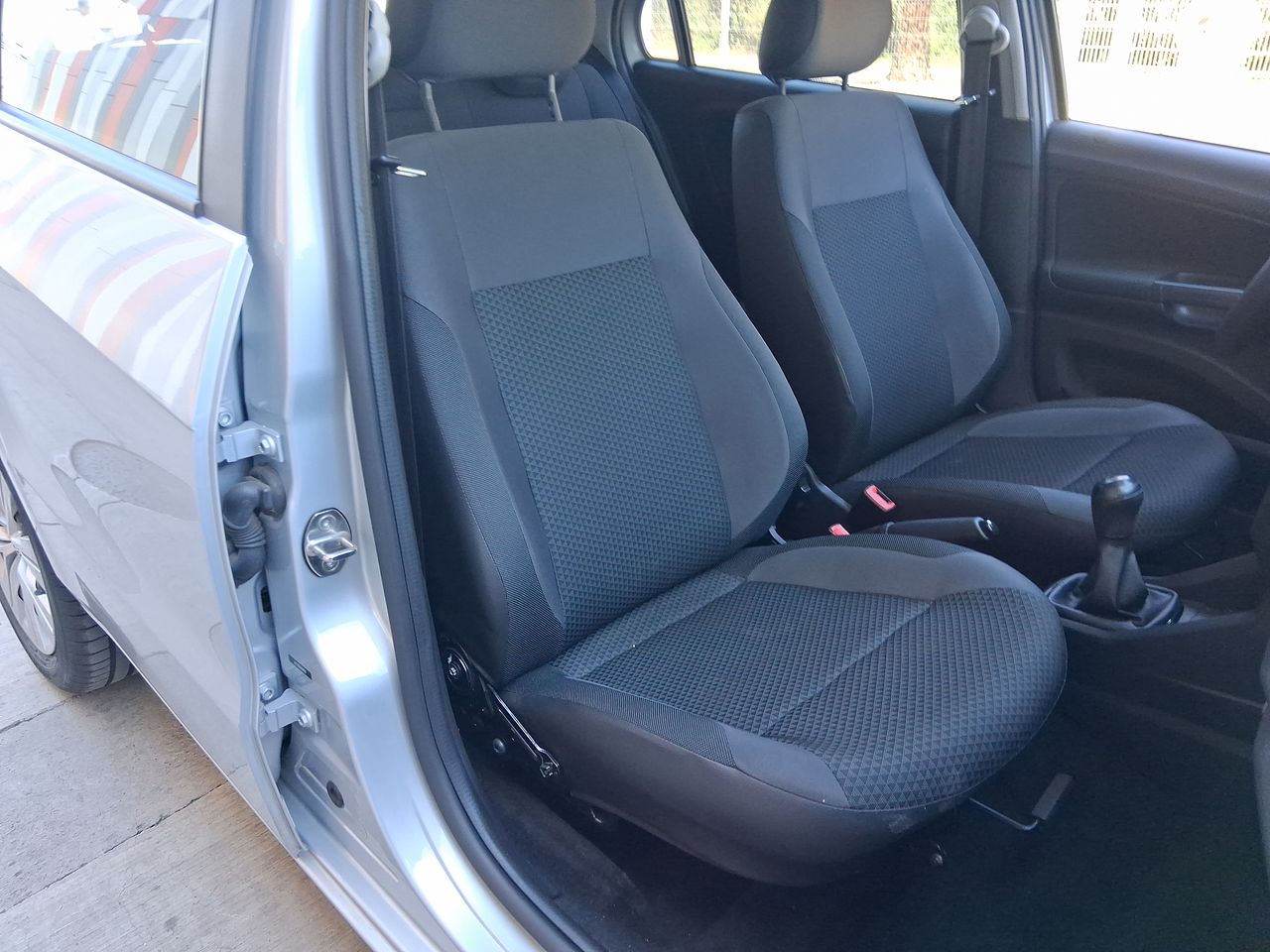 VOLKSWAGEN - 28
